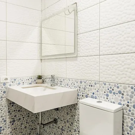 2br At New Bazaar - Tirana