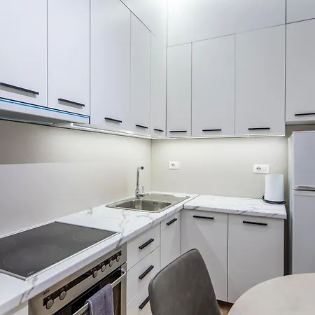 Ts Modern 2Br At New Bazaar - Central Tirana Апартаменты