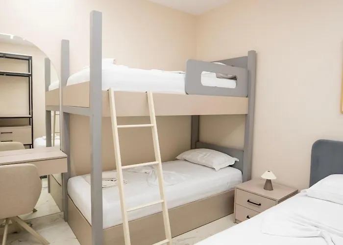 2br At New Bazaar - Appartement