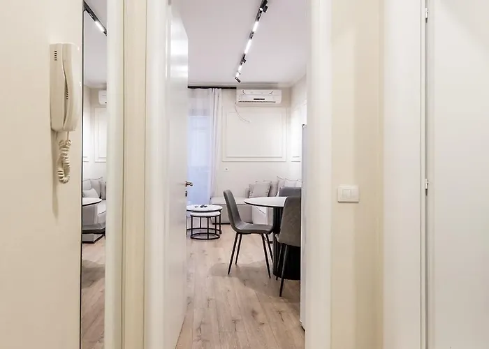 Appartement 2br At New Bazaar - Tirana