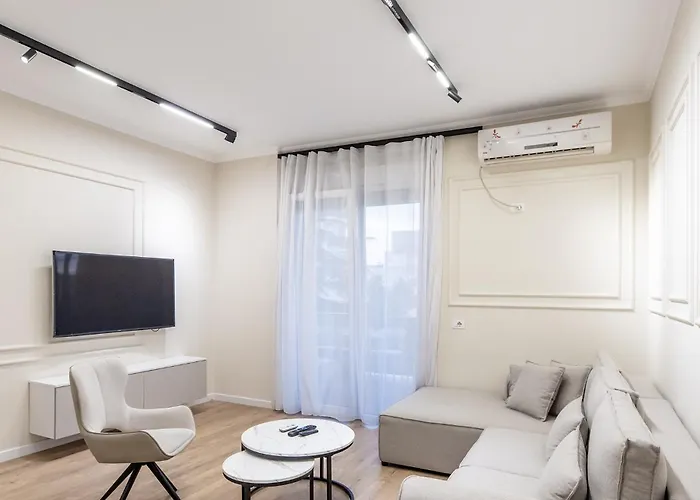 2br At New Bazaar - Appartement